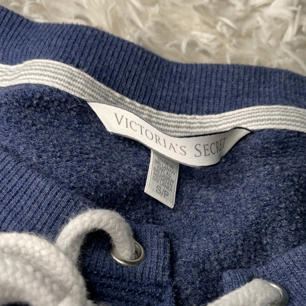 Victoria Secret Navy Sweatshirt -‎ Size Small - Picture 3 of 6